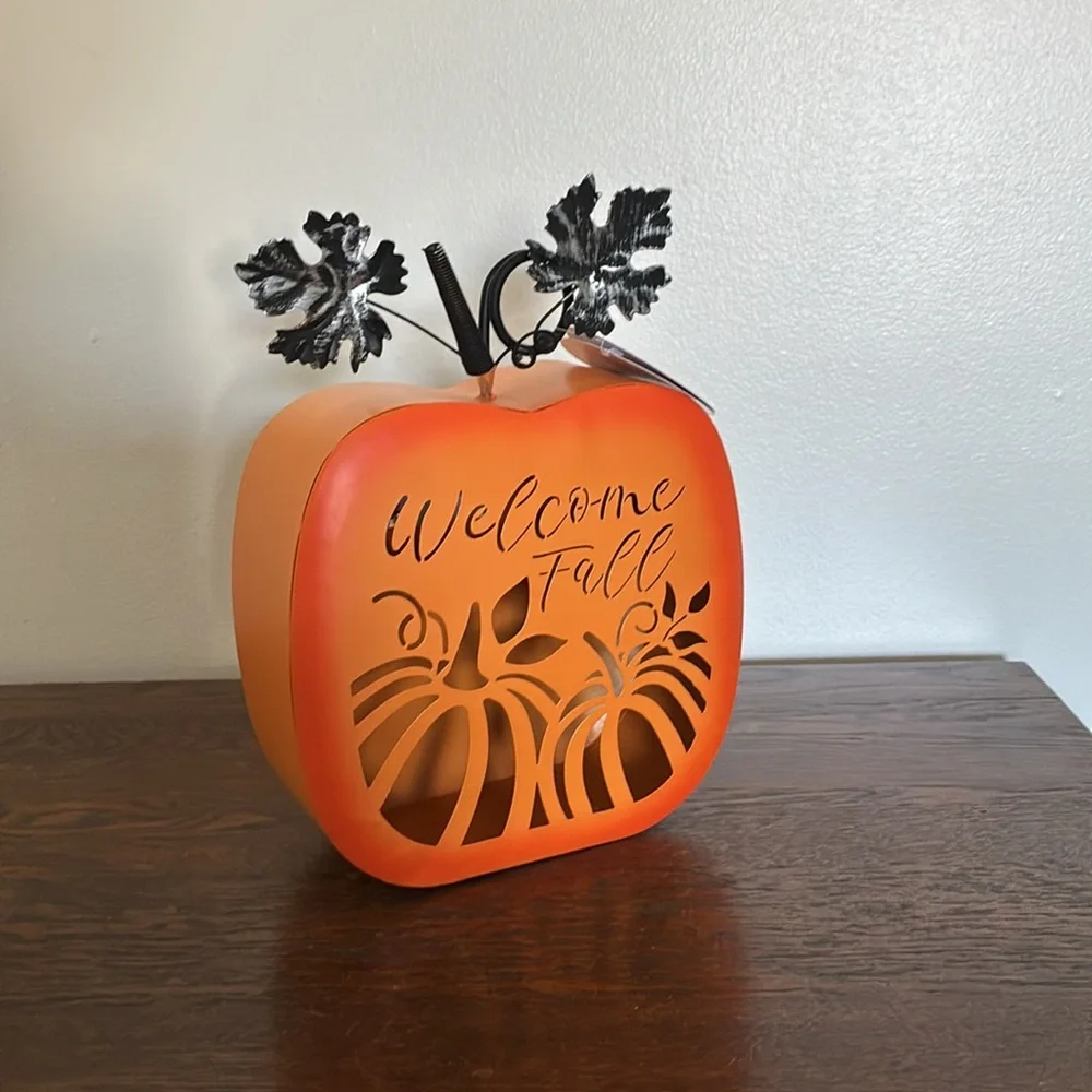 NWT- LED Light Up- Welcome Fall Orange Metal Pumpkin Decoration w/ Metal Leaves